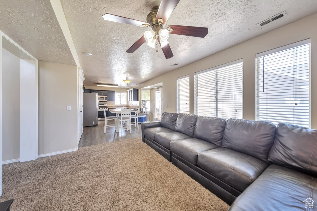 637 W CHASE LN Centerville, UT 84014