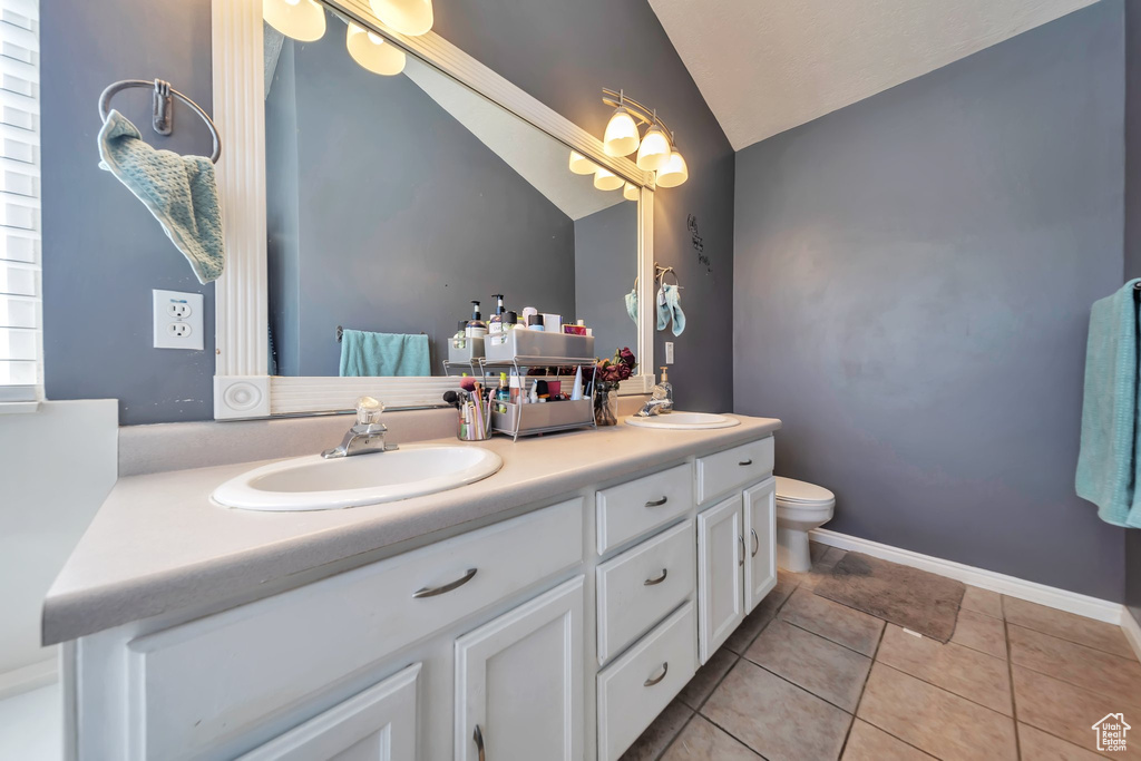 637 W CHASE LN Centerville, UT 84014