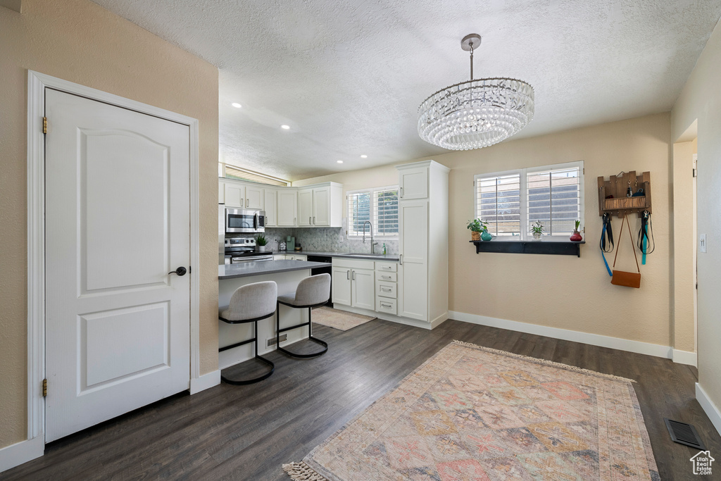 6764 S ENCHANTED DR Midvale, UT 84047