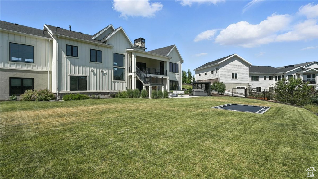 View of property\'s community featuring a residential view