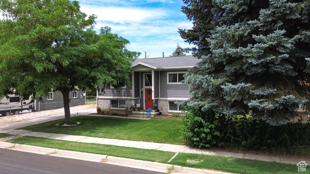 604 W 1750 N Clinton, UT 84015