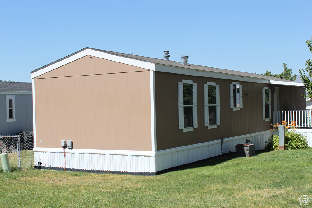 View of side of home