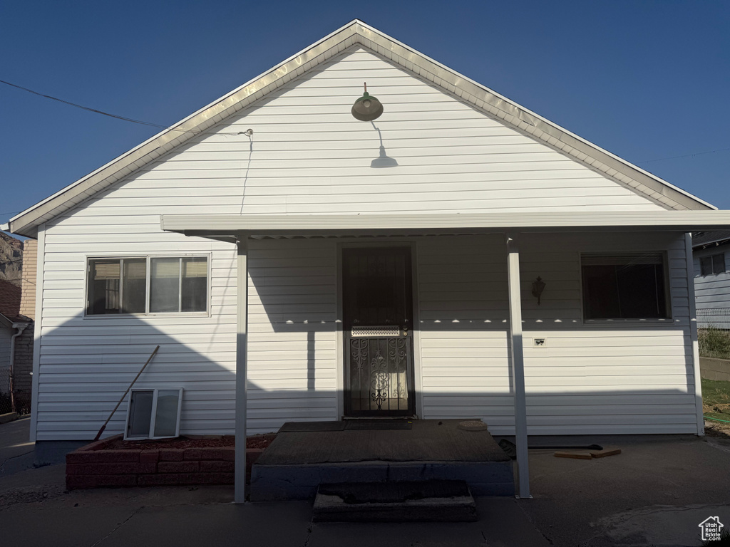 View of front of house with a porch