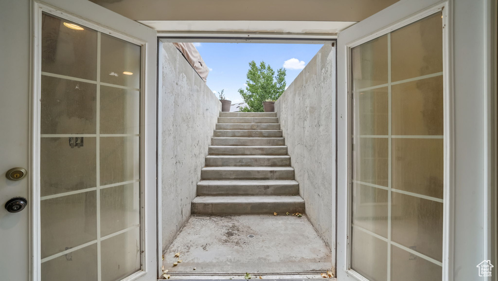 Photo 31 for MLS #2094384 at 332 W Hillside Dr