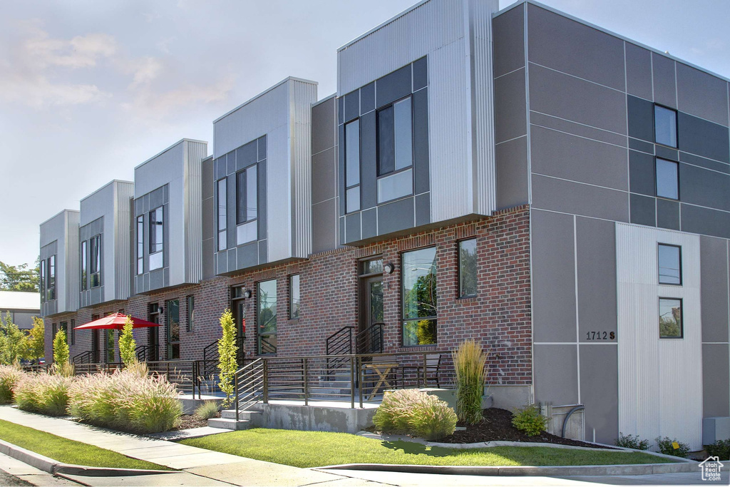 1712 S 900 E Salt Lake City, UT 84105