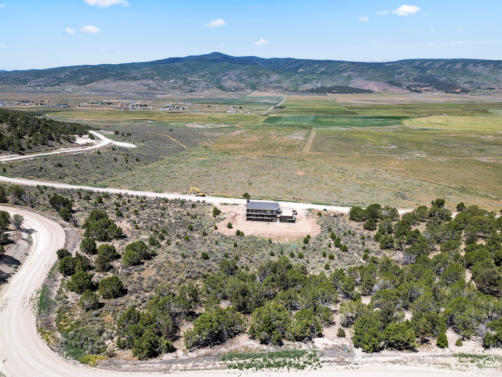 Overview of rural landscape with a mountainous background