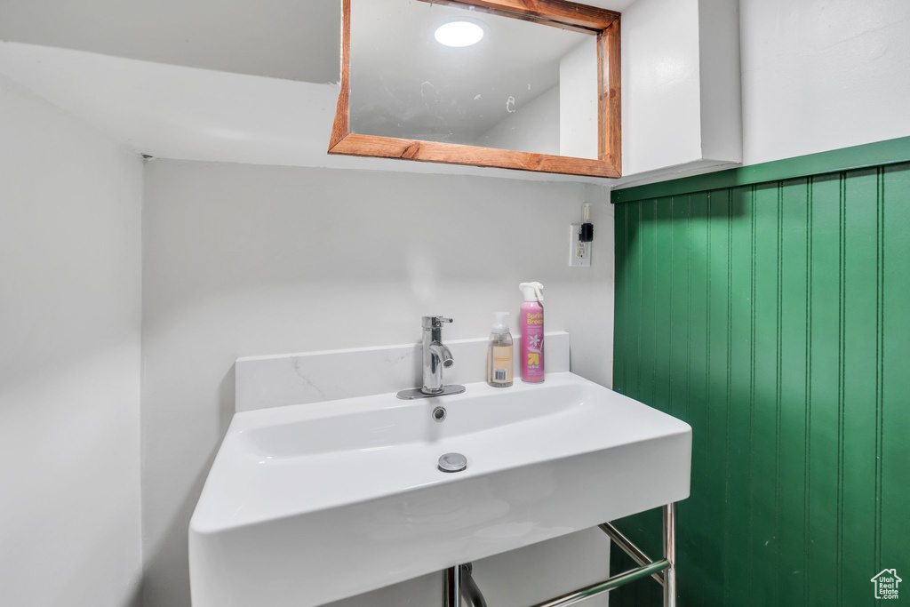 Bathroom featuring a sink