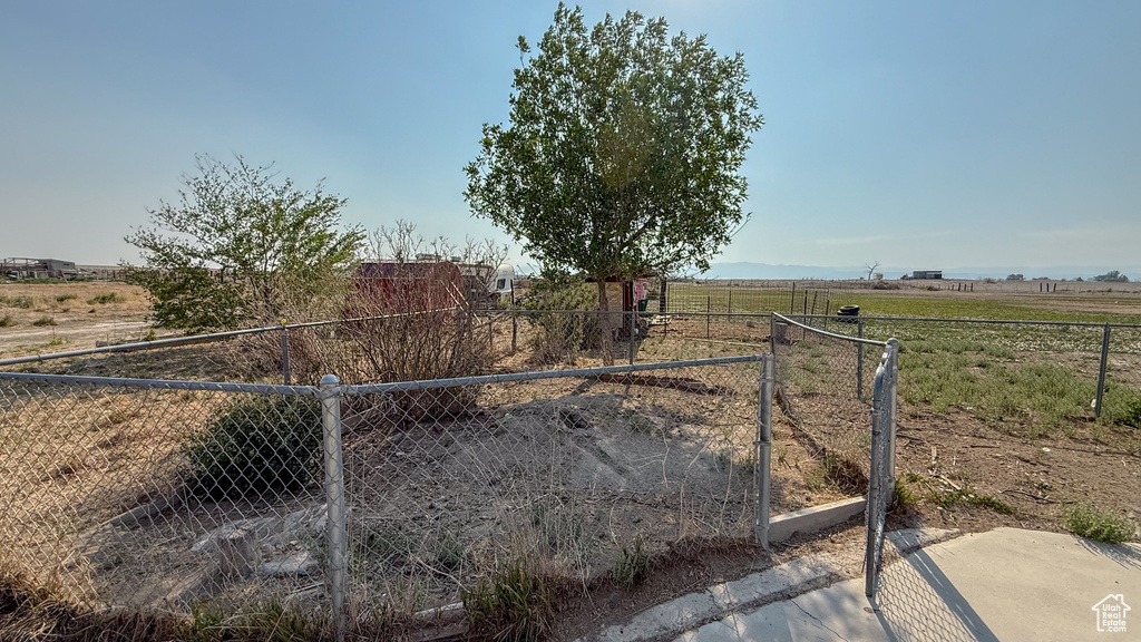 View of yard with a view of rural / pastoral area