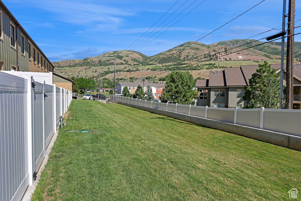 View of yard featuring a mountain view
