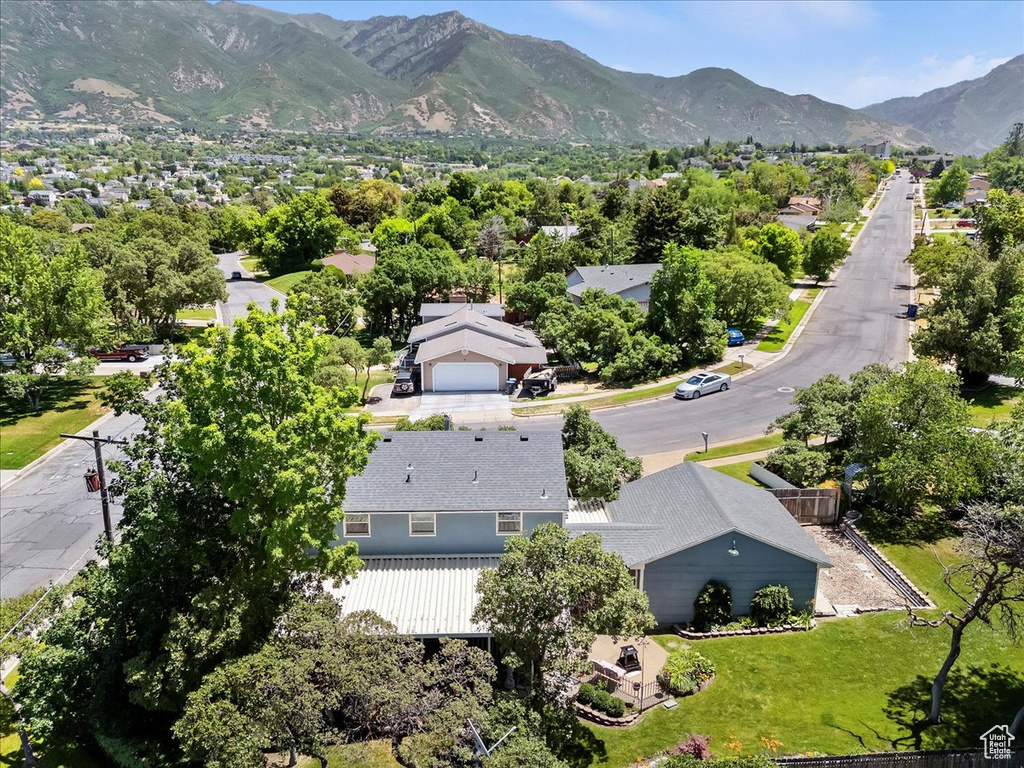 View from above of property featuring a mountainous background