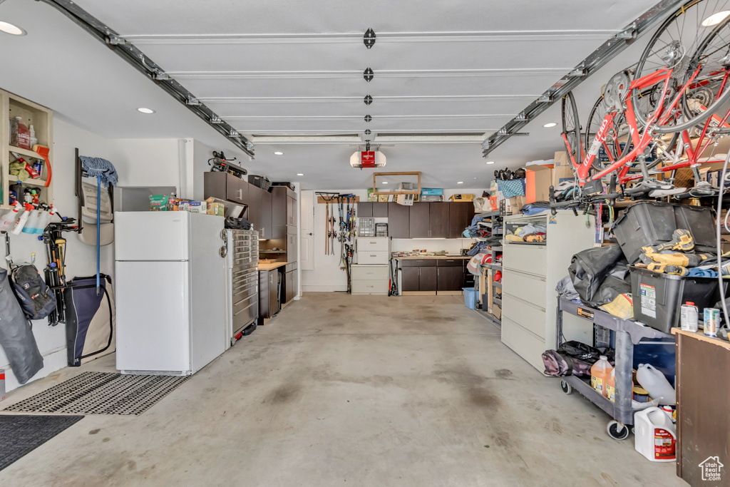 2040 E LAMBOURNE AVE Millcreek, UT 84109