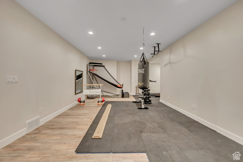 2040 E LAMBOURNE AVE Millcreek, UT 84109
