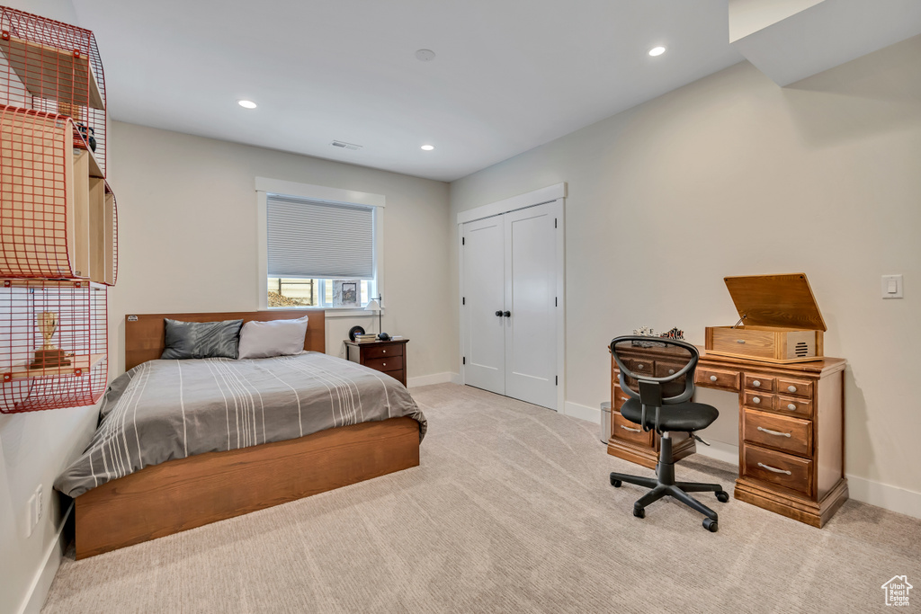 2040 E LAMBOURNE AVE Millcreek, UT 84109