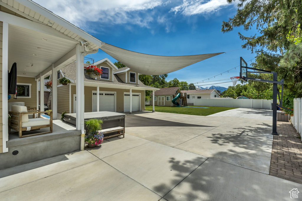 2040 E LAMBOURNE AVE Millcreek, UT 84109