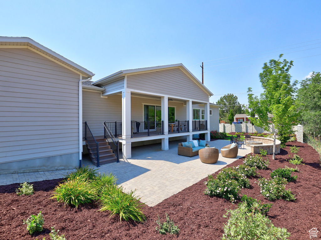View of patio / terrace featuring an outdoor hangout area