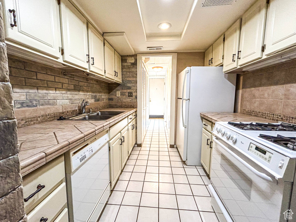 5472 S TONALEA DR Murray, UT 84107