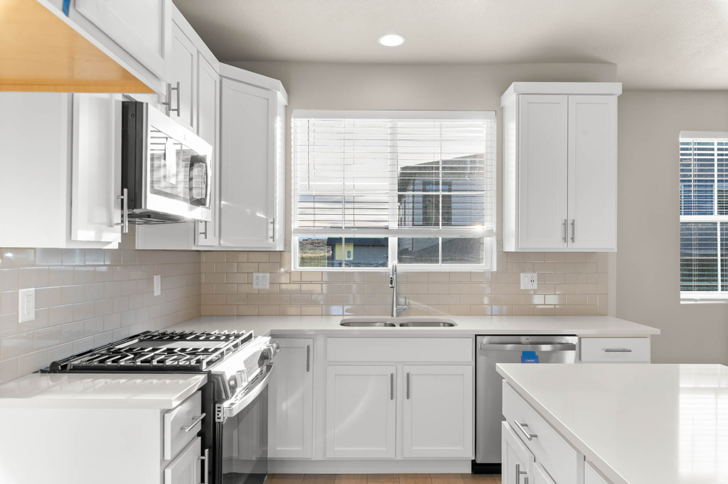 7251 S CAMPION DR West Jordan, UT 84081