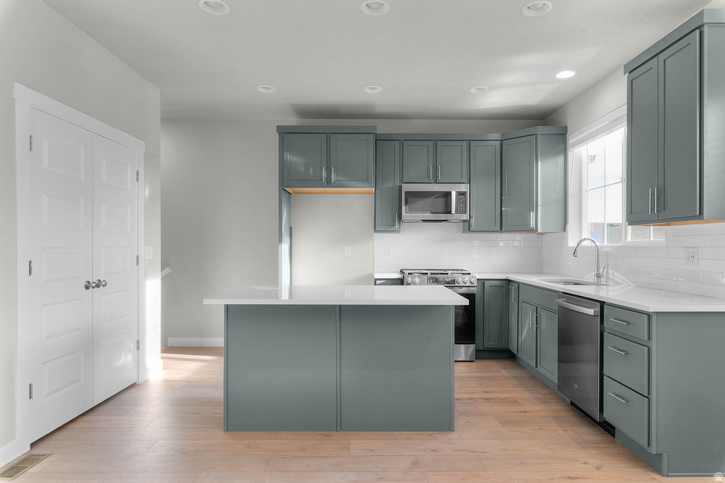 7253 S CAMPION DR West Jordan, UT 84081