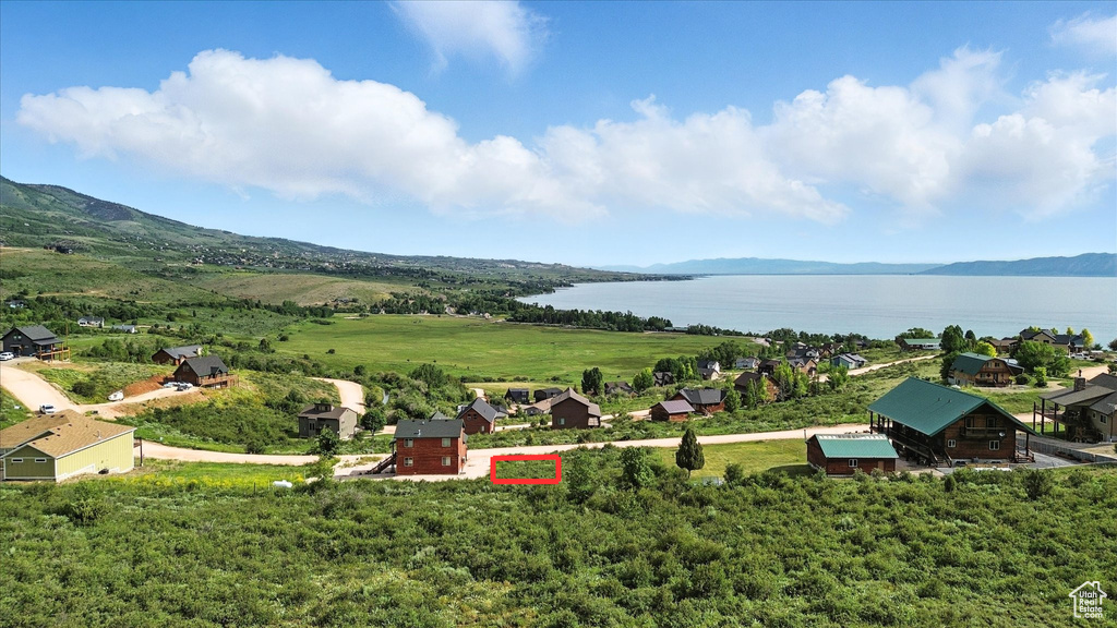 Bird's eye view of a water and mountain view
