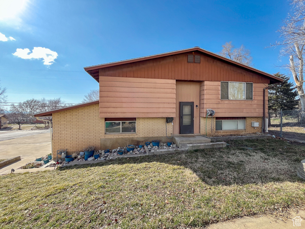 2270 W 5500 S Roy, UT 84067