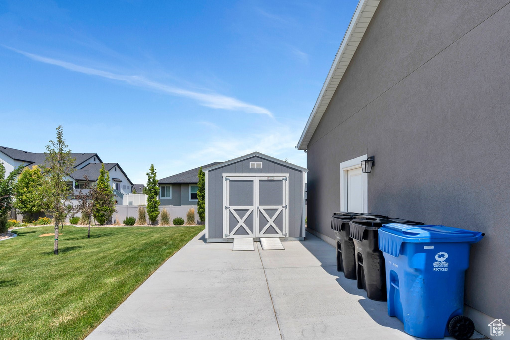 View of shed featuring a residential view