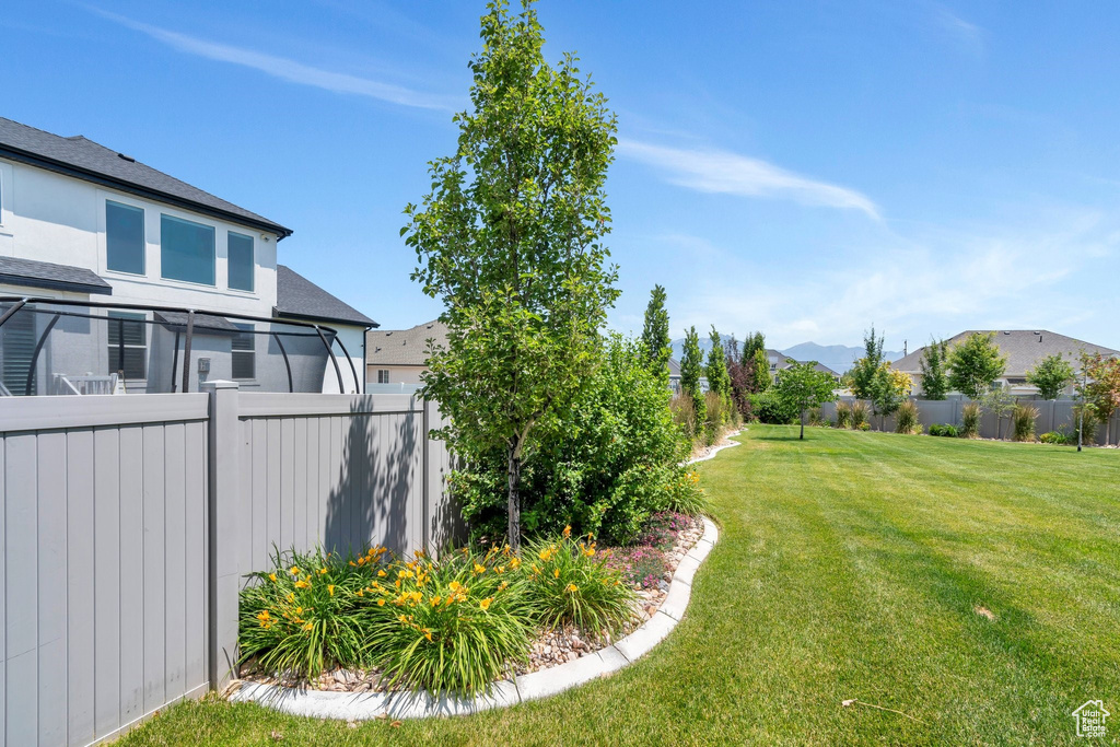 View of yard with a mountain view