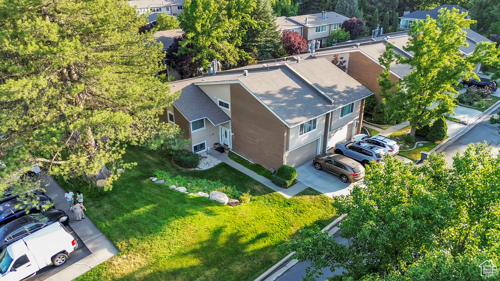 Aerial view of property and surrounding area