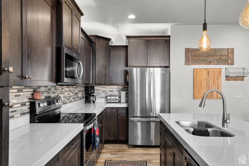 4432 S PARKBURY WAY Salt Lake City, UT 84129