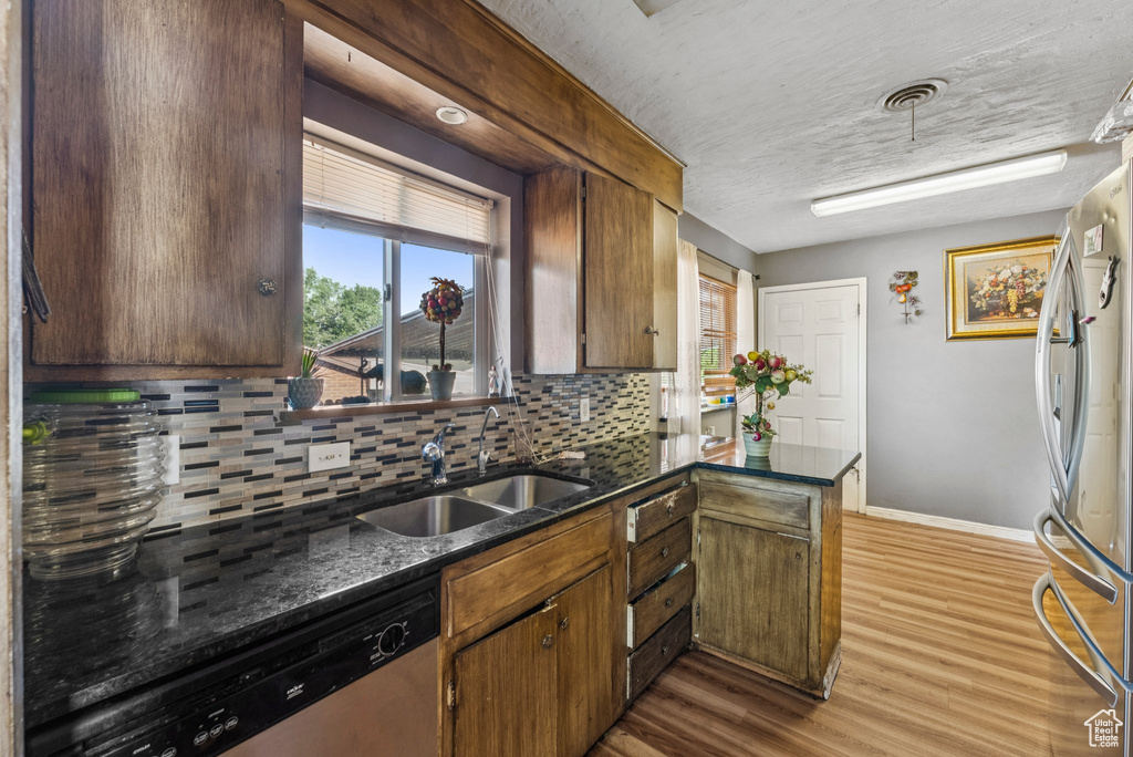 Photo 9 for MLS #2094691 at 3035 Brinker Ave