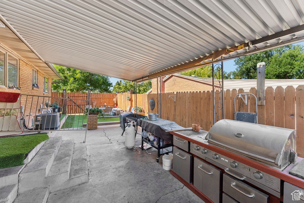 Photo 2 for MLS #2094691 at 3035 Brinker Ave