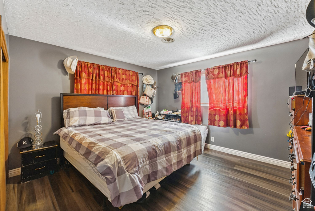 Photo 11 for MLS #2094691 at 3035 Brinker Ave