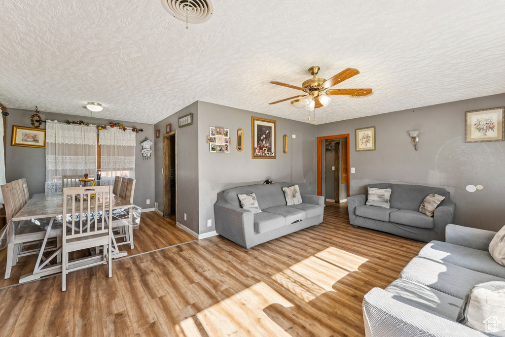 Photo 5 for MLS #2094691 at 3035 Brinker Ave