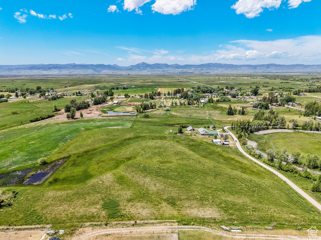 Aerial view of sparsely populated area with mountains