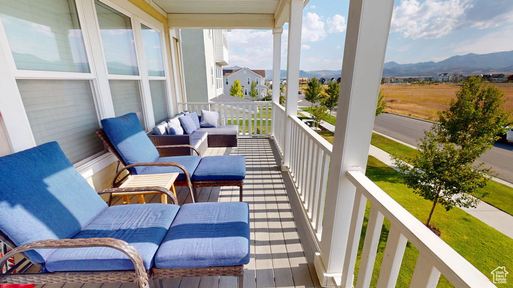 Balcony featuring a mountain view