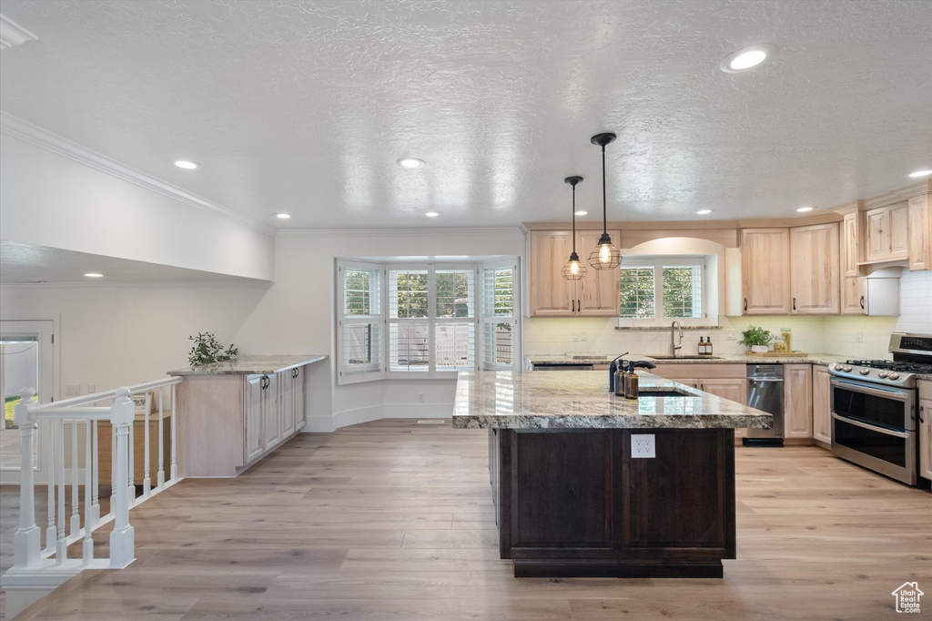 5760 S SURREYRUN RD Murray, UT 84107