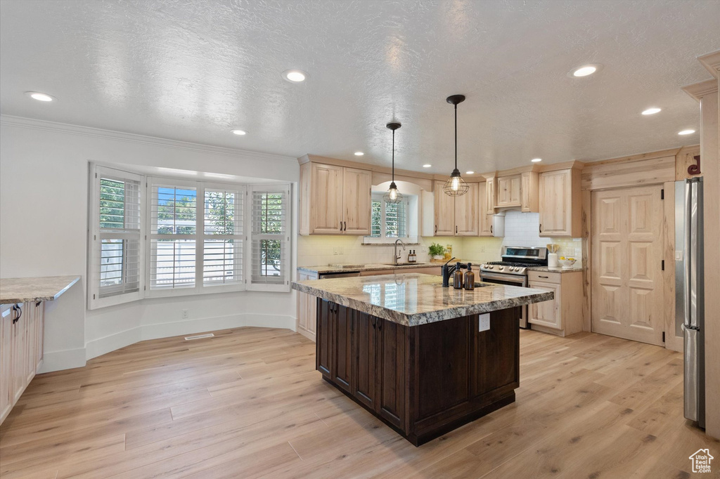 5760 S SURREYRUN RD Murray, UT 84107