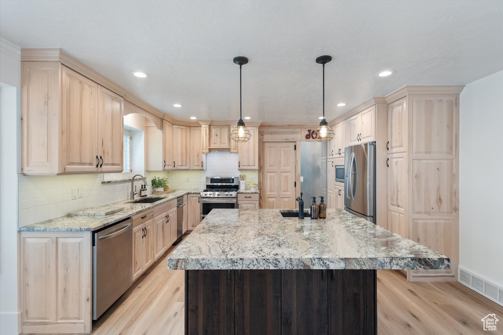5760 S SURREYRUN RD Murray, UT 84107