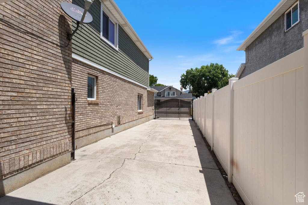 5760 S SURREYRUN RD Murray, UT 84107