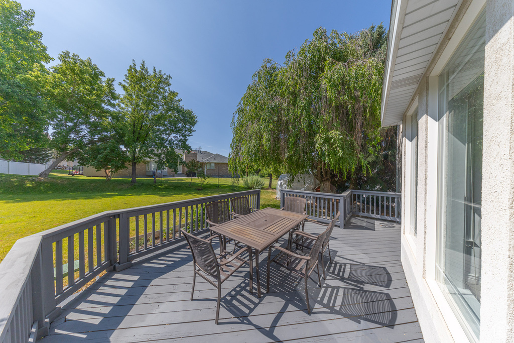 1320 E CANBERRA DR Lindon, UT 84042