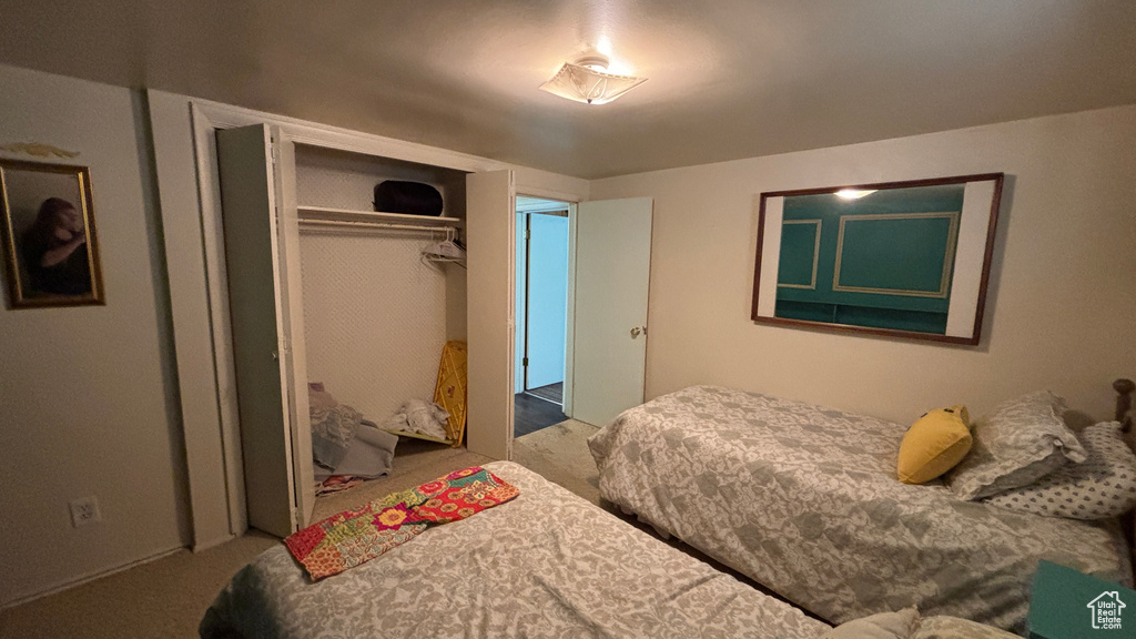 329 E SAUNDERS ST Murray, UT 84107