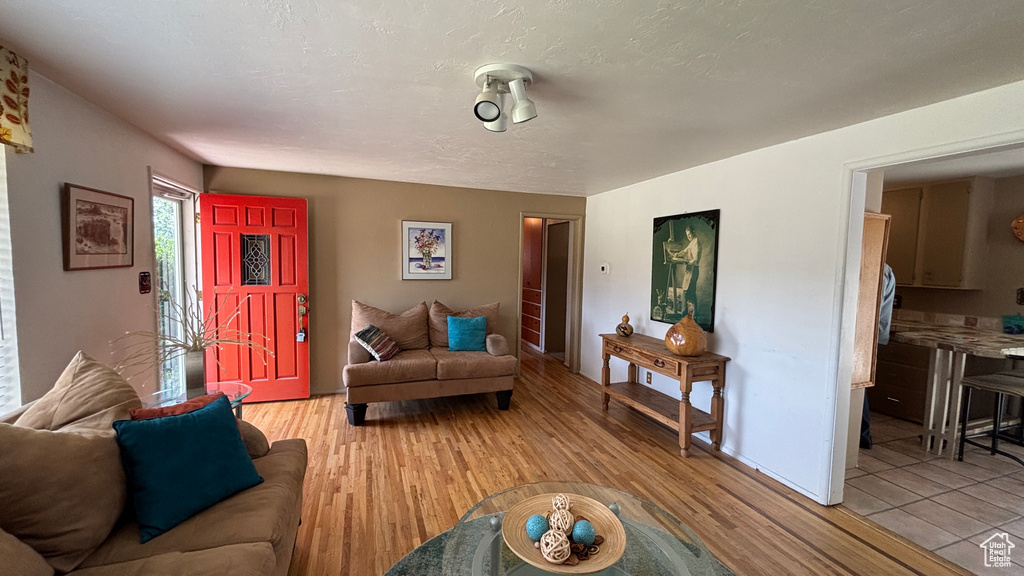 329 E SAUNDERS ST Murray, UT 84107