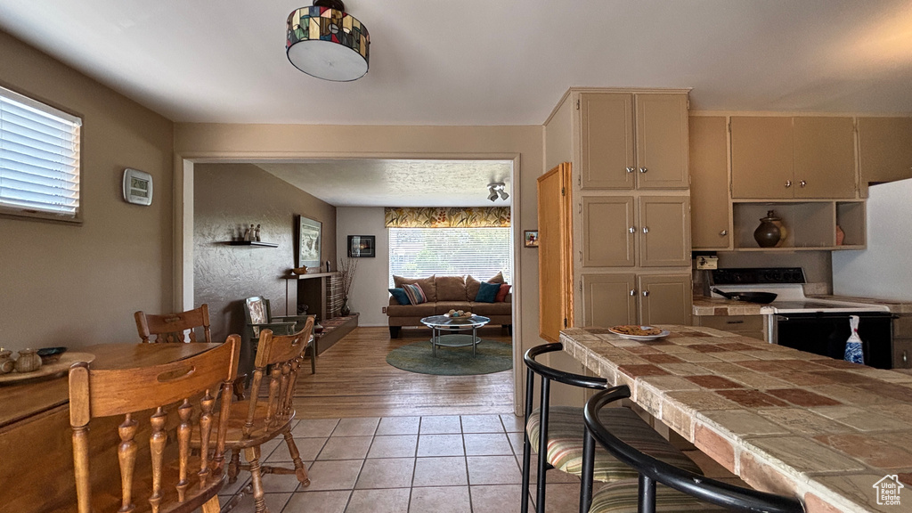 329 E SAUNDERS ST Murray, UT 84107