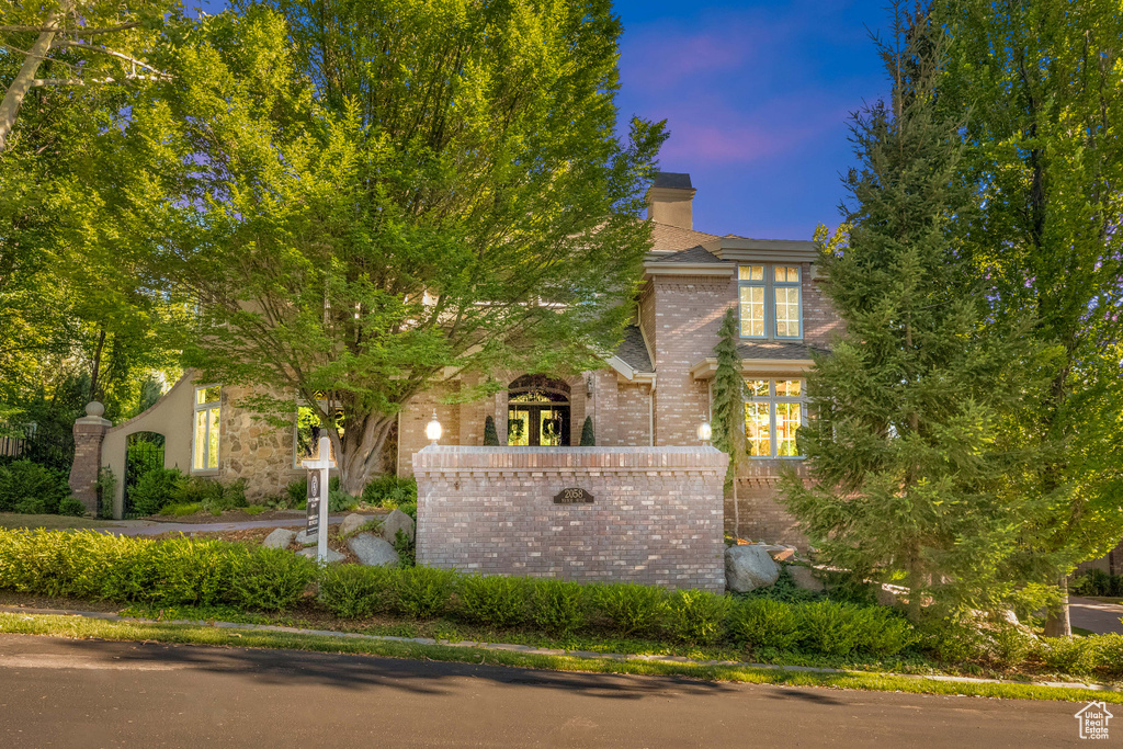2058 E OAK MANOR DR Sandy, UT 84092