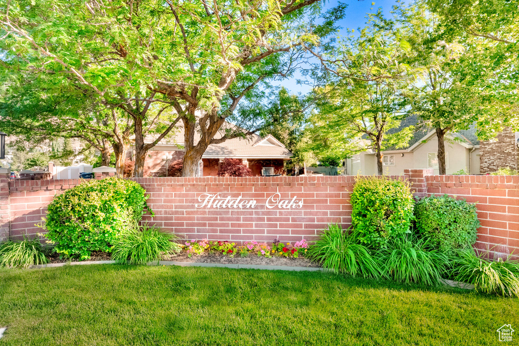 2058 E OAK MANOR DR Sandy, UT 84092