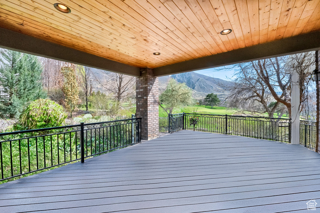 2058 E OAK MANOR DR Sandy, UT 84092