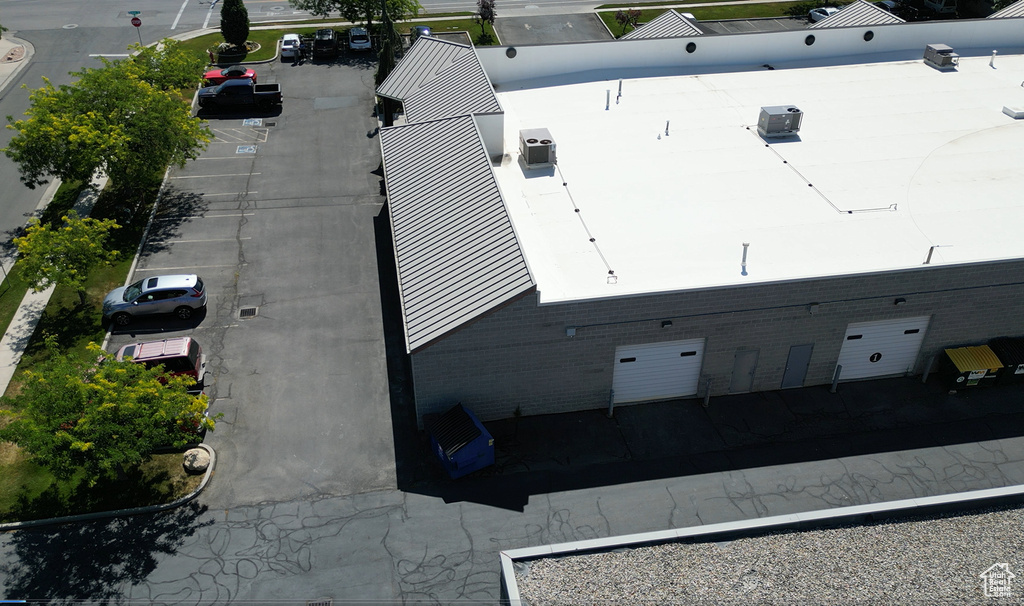 Aerial view of property and surrounding area