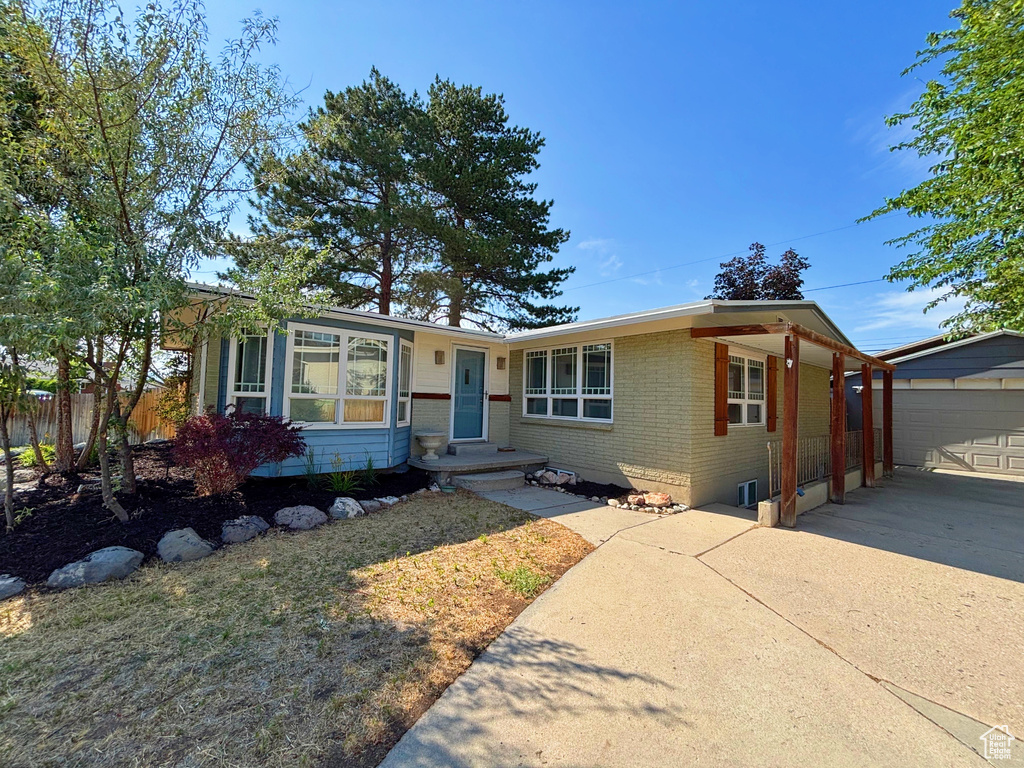 2057 E CASTLE HILL AVE Cottonwood Heights, UT 84121