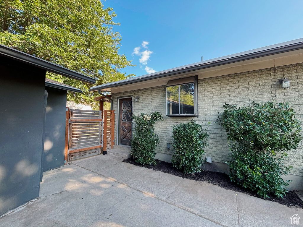 2057 E CASTLE HILL AVE Cottonwood Heights, UT 84121
