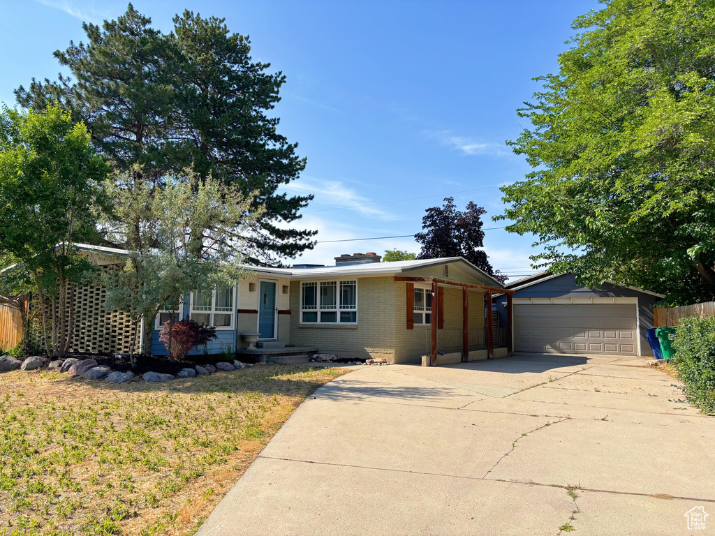 2057 E CASTLE HILL AVE Cottonwood Heights, UT 84121