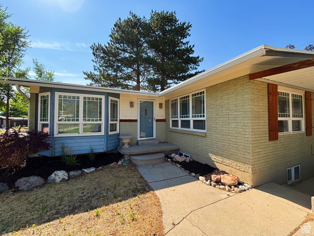 2057 E CASTLE HILL AVE Cottonwood Heights, UT 84121
